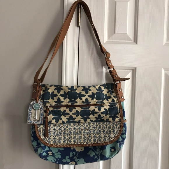 Fossil Handbags - Like new Fossil Keyper Large canvas messenger bag